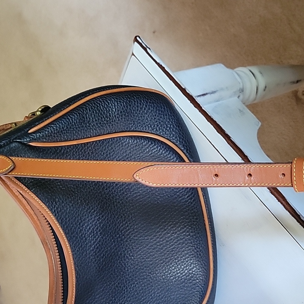 Dooney & Bourke Black and Brown Shoulder Bag Crescent Hobo Real Leather Vintage - Picture 3 of 15